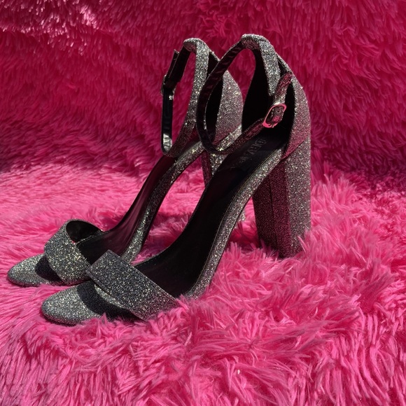 Silver sparkle fabric chunk heel open toe ankle strap buckle close heels sz 9.5 - Picture 4 of 10